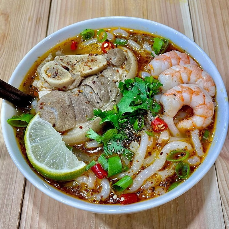 Tour Du Lịch Quảng Bình 1 Ngày - Carnival Group Bánh canh bột lọc