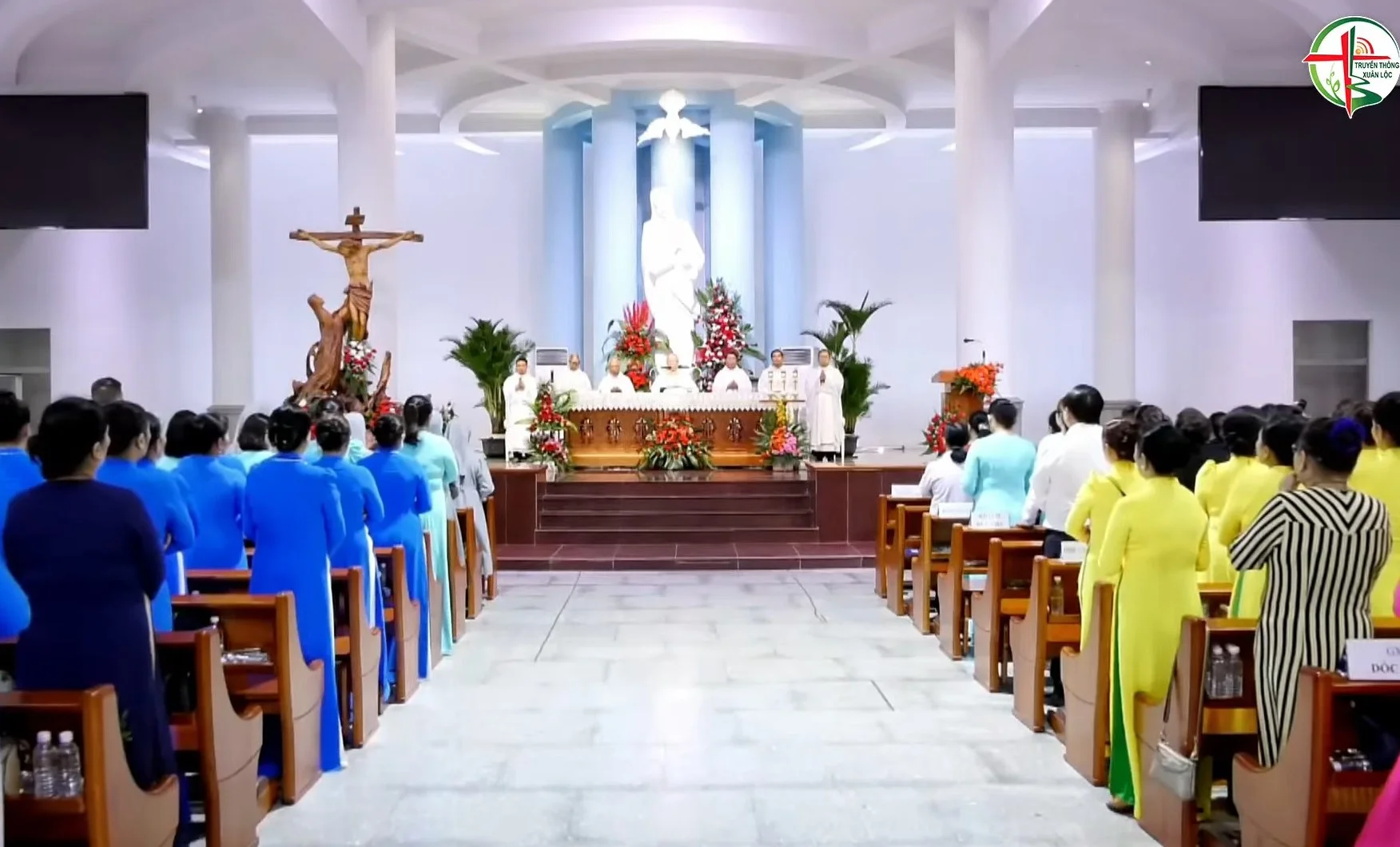 Hành Hương Đức Mẹ Núi Cúi Từ A - Z những điều cần biết Hành Hương Đức Mẹ Núi Cúi Từ A - Z những điều cần biết