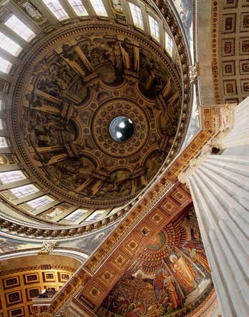 Kiến trúc bên trong Thánh đường Thánh Phêrô Kiến trúc bên trong Thánh đường Thánh Phêrô