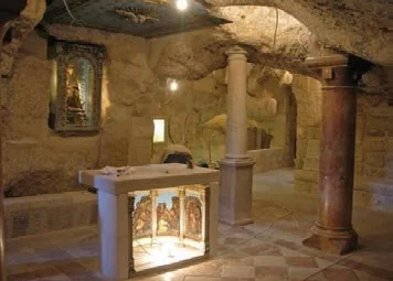 Hang động sữa - Milk Grotto Hang động sữa - Milk Grotto